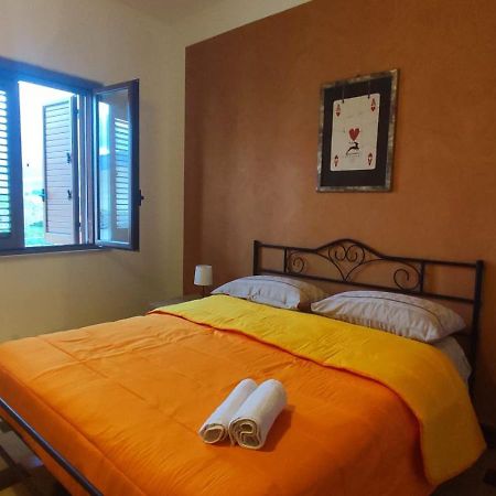 Bed and Breakfast Casa Di Mitri Карини Экстерьер фото