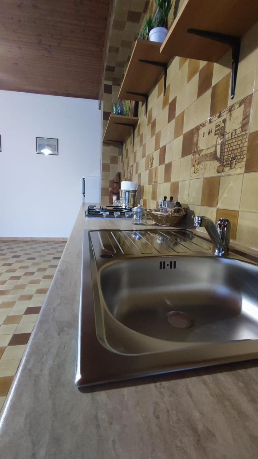Bed and Breakfast Casa Di Mitri Карини Экстерьер фото