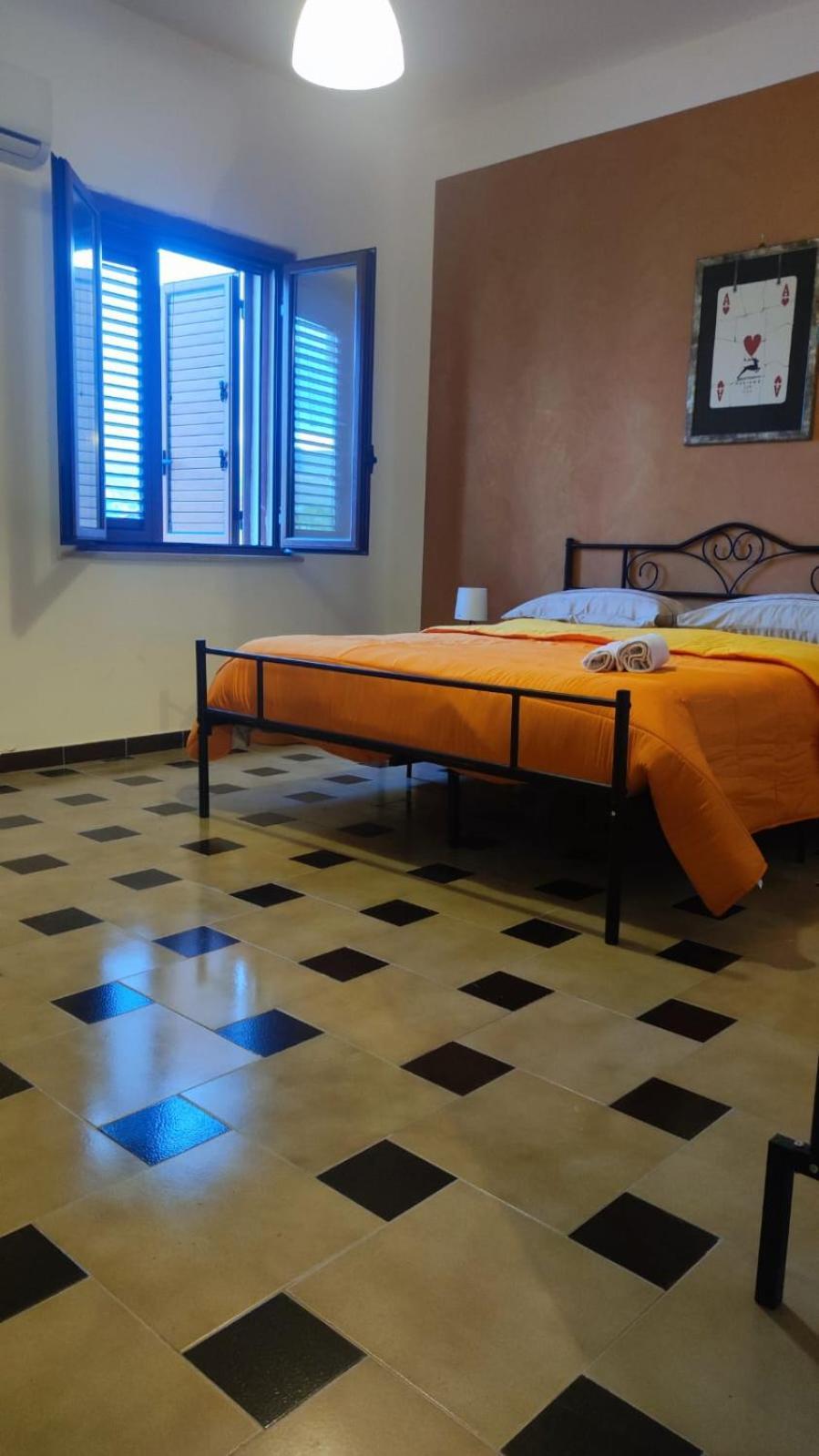 Bed and Breakfast Casa Di Mitri Карини Экстерьер фото