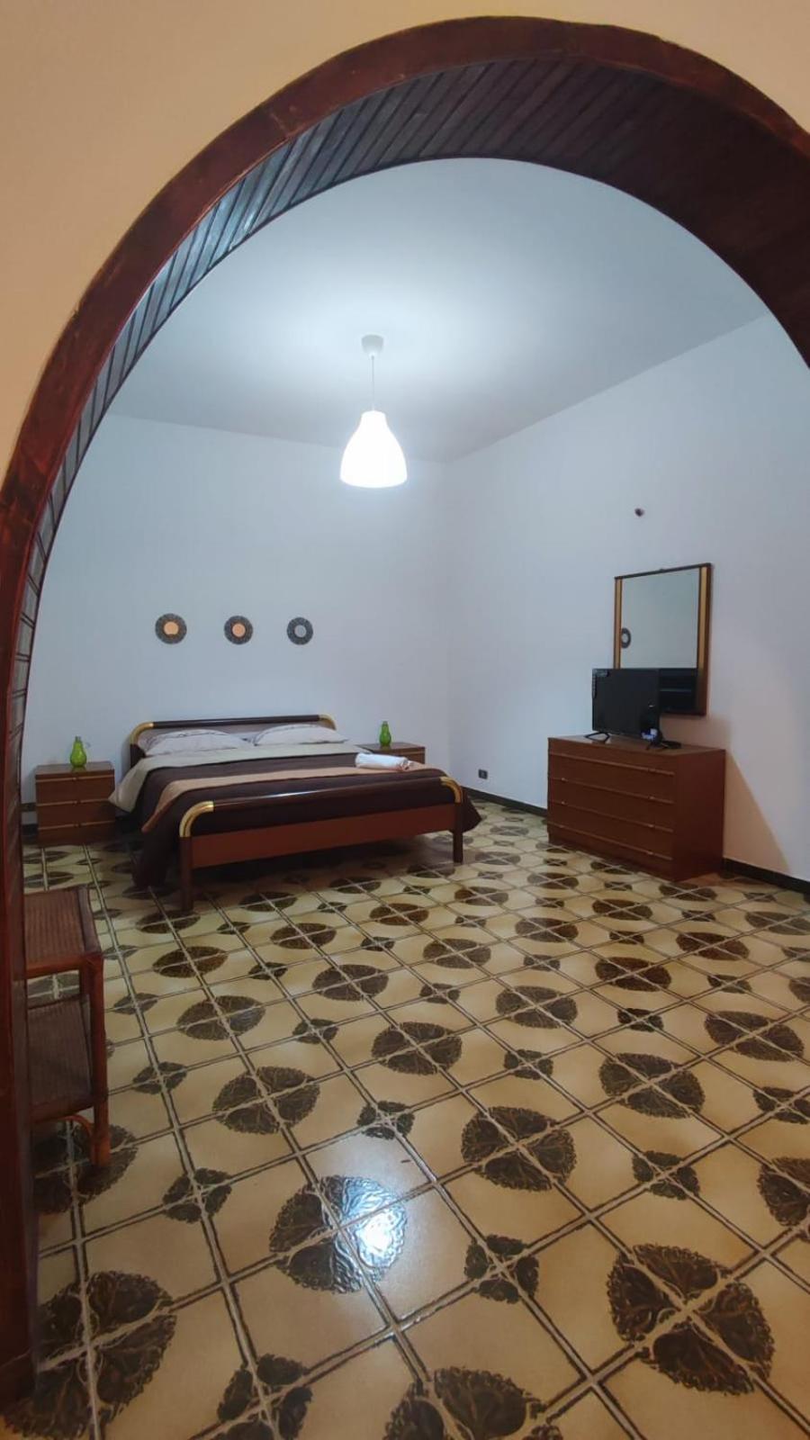 Bed and Breakfast Casa Di Mitri Карини Экстерьер фото