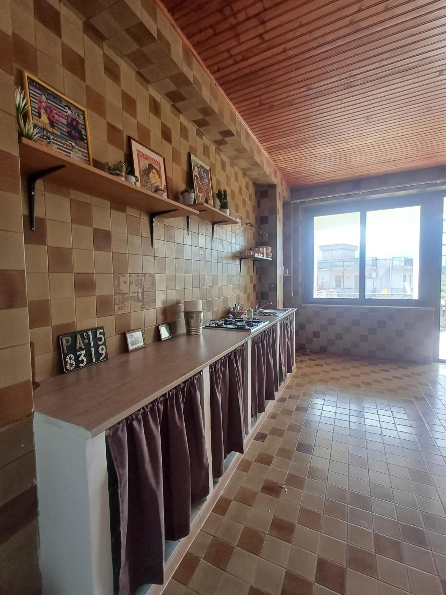 Bed and Breakfast Casa Di Mitri Карини Экстерьер фото