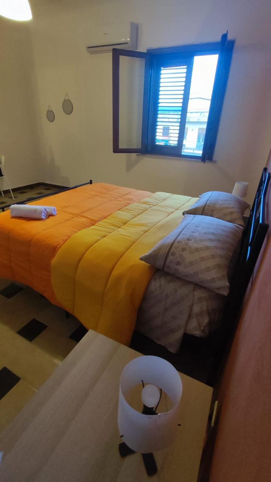 Bed and Breakfast Casa Di Mitri Карини Экстерьер фото